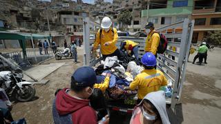 Damnificados por incendio en Villa María del Triunfo reciben donaciones (FOTOS)