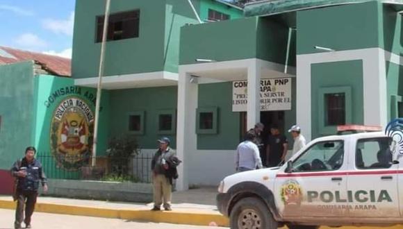 El fiscal de turno, Braulio Condori y los policías de sección especializada realizan las diligencias. (Foto: Difusión)