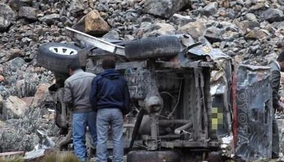 Camioneta se estrella contra muro dejando dos muertos en Ocobamba