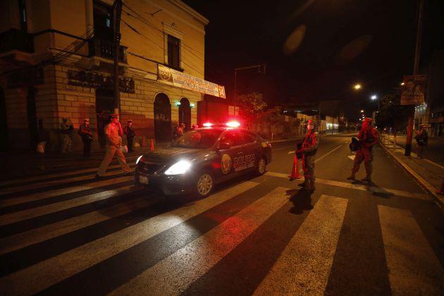 Colegio Médico pide que se implementen pronto los cercos comunitarios. (Foto: César Bueno/GEC)