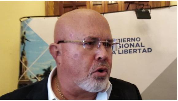 Carlos Bruce a Martín Vizcarra: "Gobernar no es viajar"