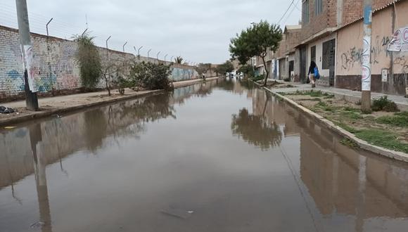 Calles quedaron inundadas por acción contraproducente de empresa constructora, según Epsel.