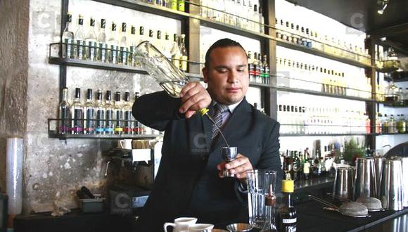 Barman cuenta el verdadero origen del pisco peruano y del ‘chilcano’