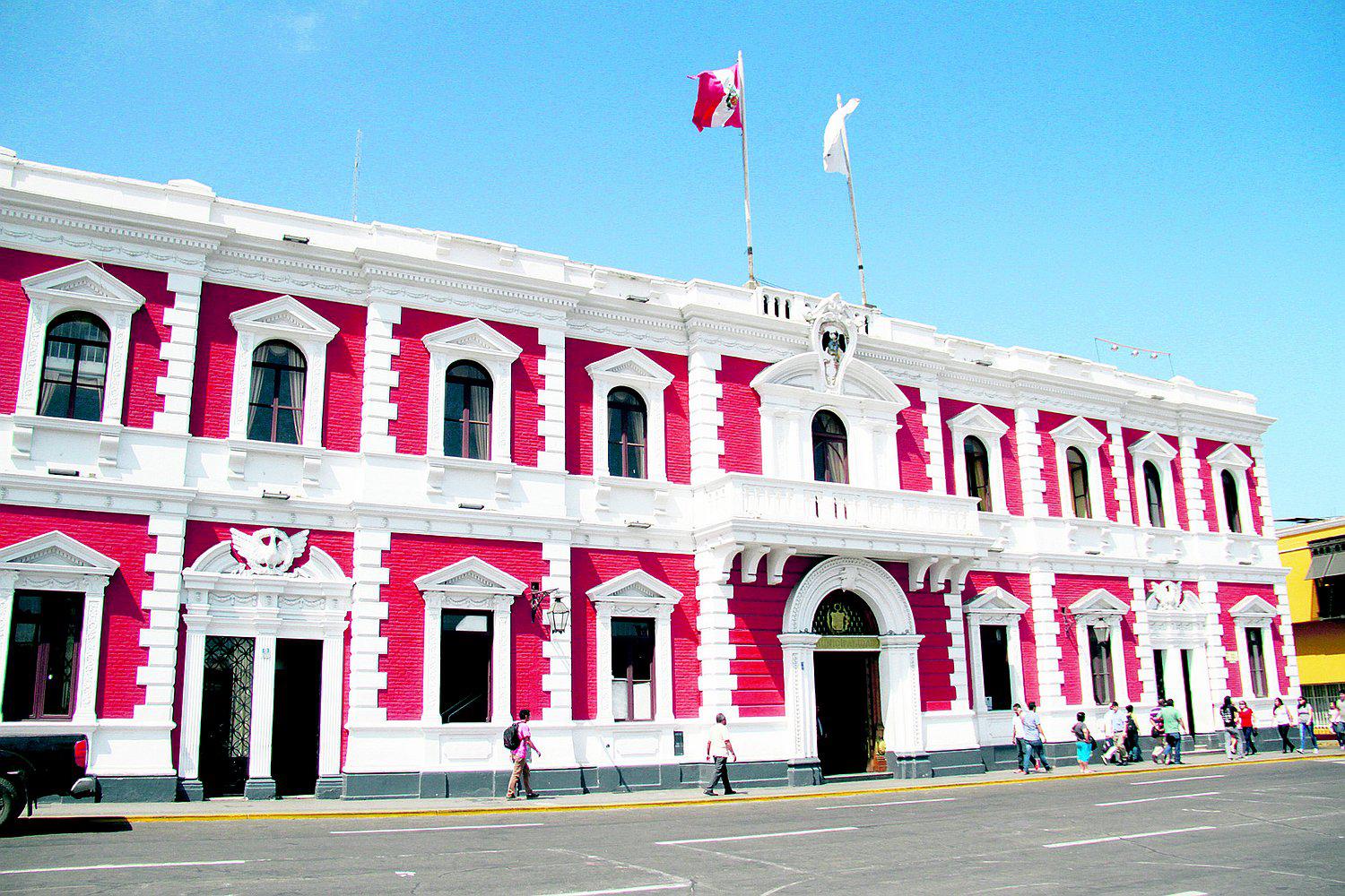 Problemas por el recojo de basura y el pago a trabajadores