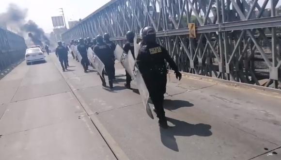 La Libertad: PNP desbloqueó barricadas del puente Bailey para dar acceso a vehículos