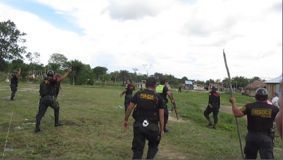 Iquitos: Pobladores "masacran" a policías (VIDEO)