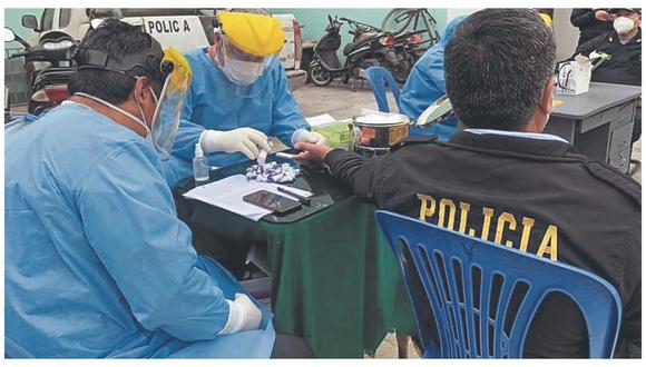 Personal del hospital San Ignacio realiza tamizaje a los efectivos de comisaría sectorial y de Carreteras.
