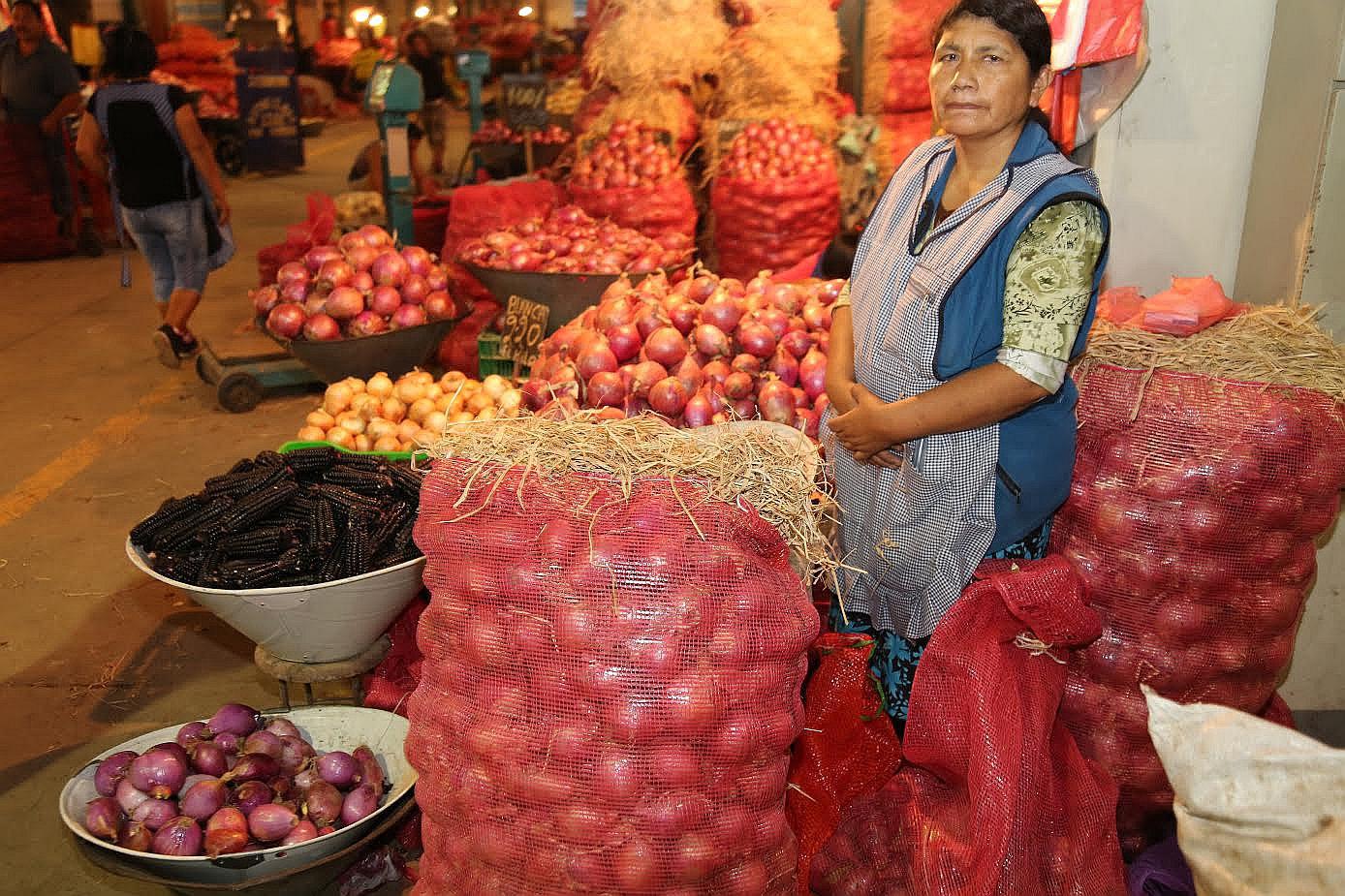 Hoy llegaron camiones con 1,655 toneladas de papas; 1,570 de cebolla y 819 de limones, así como otros productos como tubérculos, verduras y hortalizas