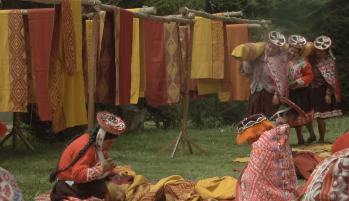 Las mujeres que tejen el legado Inca