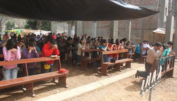 Párroco de Tomayquichua ofició misa al aire libre