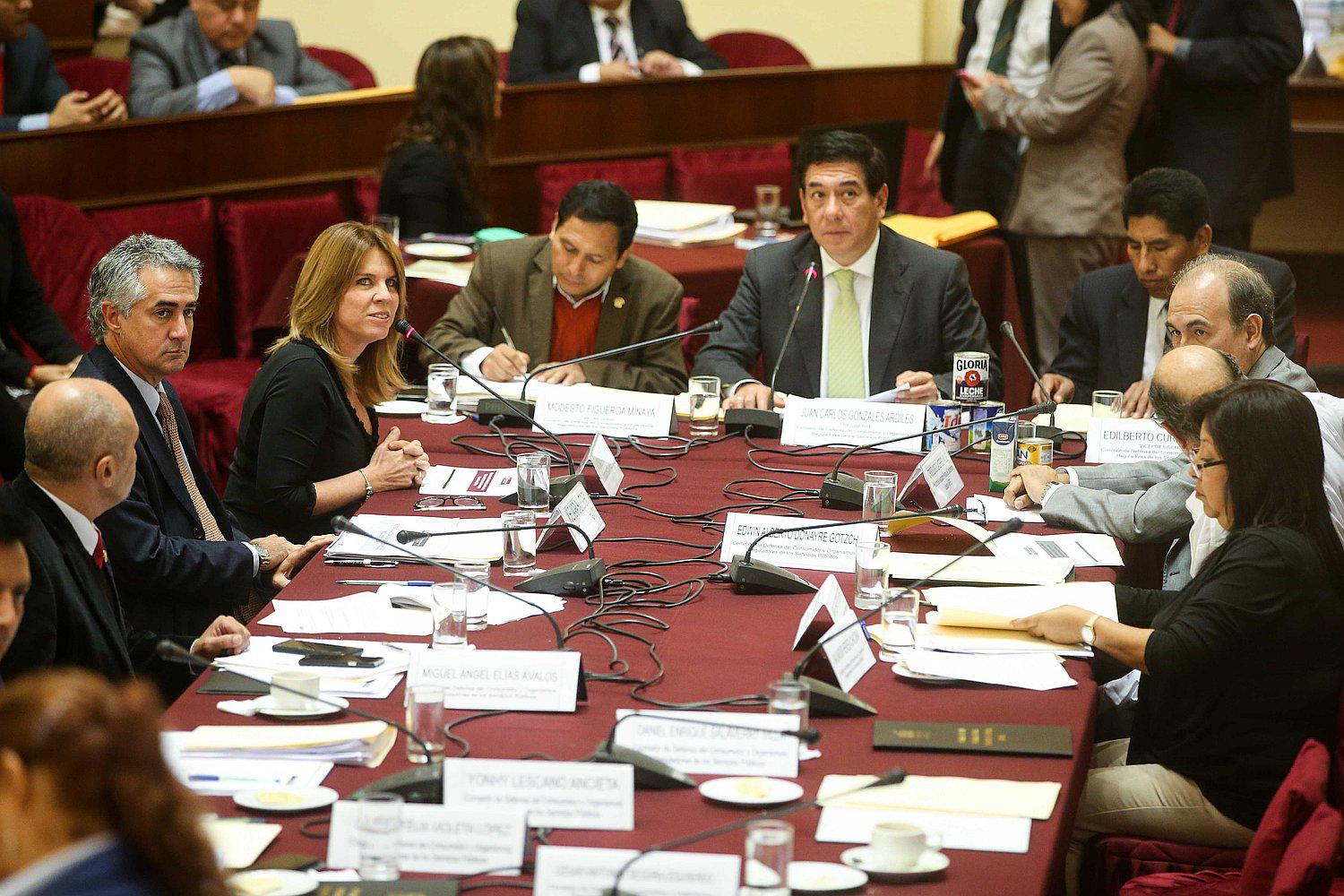 Cayetana Aljovín: "programa Qali Warma entrega leche"