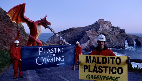 GreenPeace protesta contra el plástico al estilo de Game of Thrones (VIDEO)