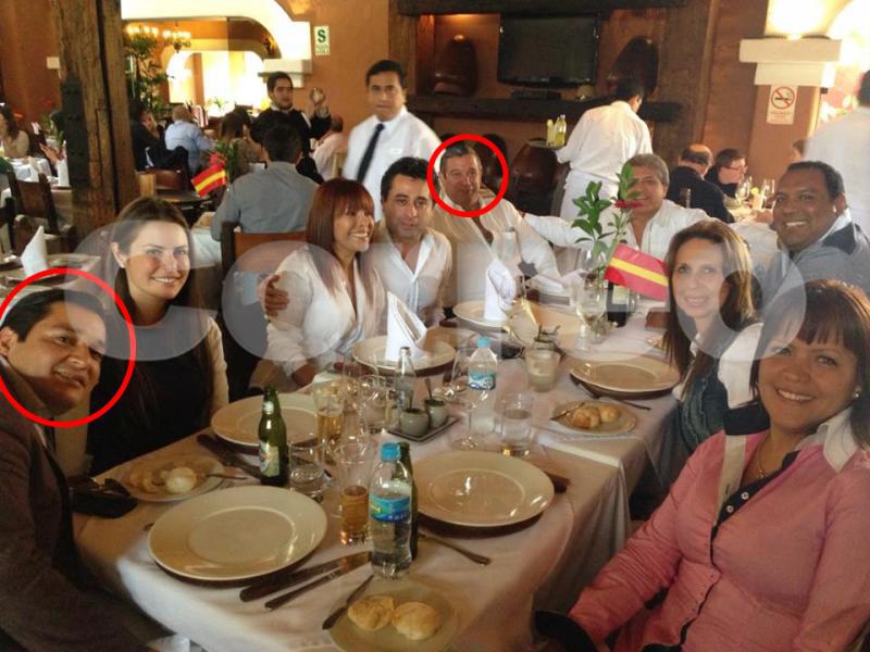 FOTO: Gerente del PJ departe con familiar de los Sánchez Paredes