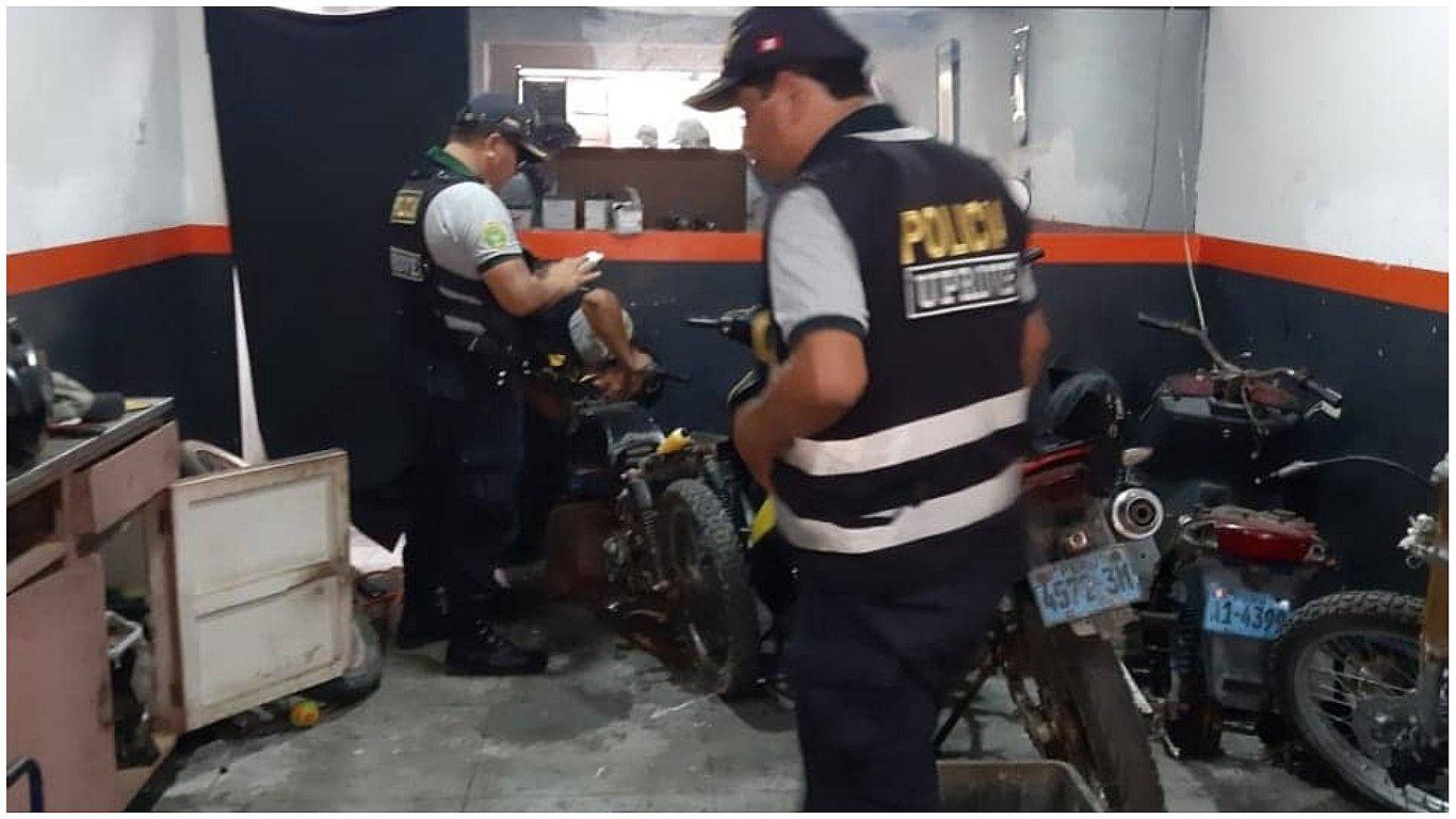 Policía interviene taller y encuentra motocicleta solicitada por asalto 