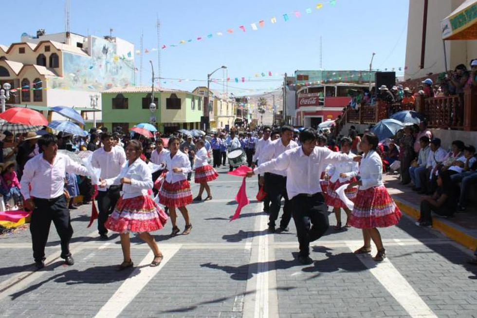 Locumba cerró los carnavales con vistoso pasacalle