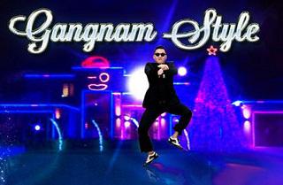 Casas decoradas para navidad bailan el "Baile del Caballo"