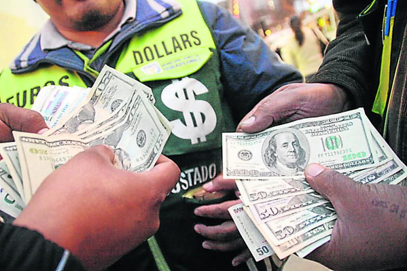 Precio del dólar subió hasta los S/. 3.40