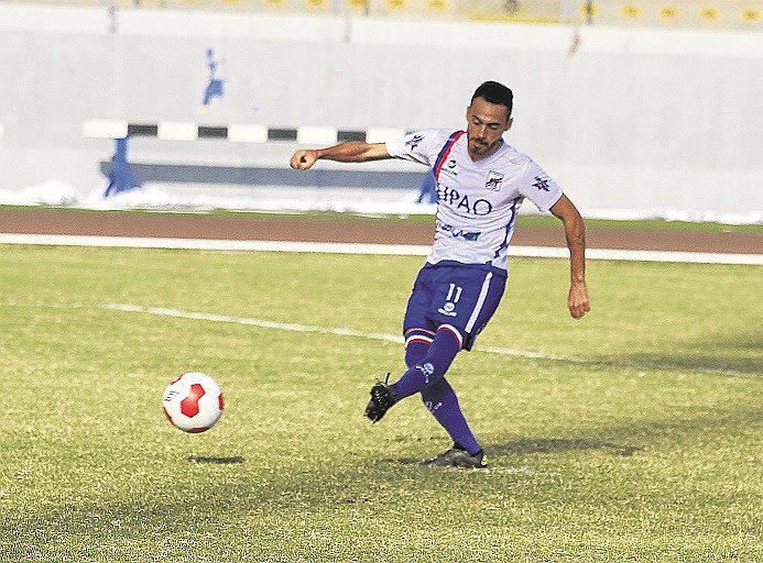 Después de 22 años, Mannucci juega contra Cienciano