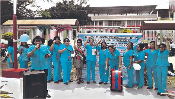Médicos y enfermeras de Tumbes acatan paro nacional de 24 horas