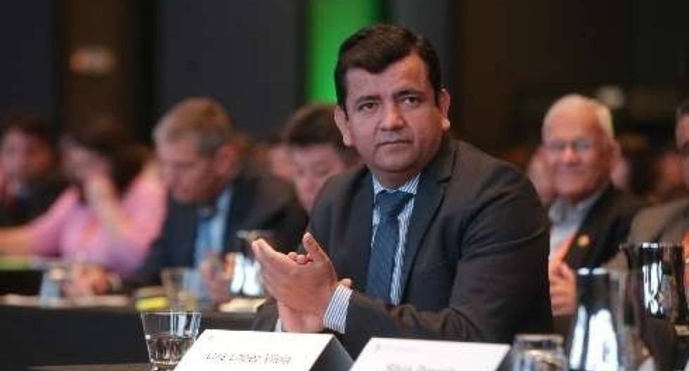 Luis López pide disculpas por foto adulterada de Martín ...
