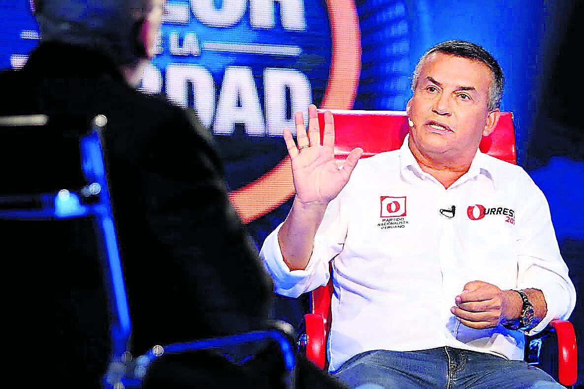 Daniel Urresti admite que le podría ir mejor si fuera candidato por otra agrupación