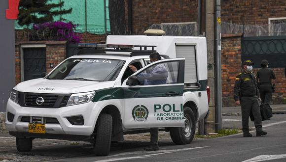 Dos policías muertos y varias personas heridas duarante emboscada a la caravana del gobernador colombiano Arnulfo Gasca. (Foto: Juan BARRETO / AFP)
