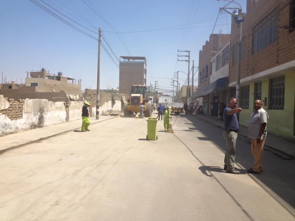 Liberan de comerciantes informales las calles de Chincha