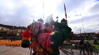Fiestas del Cusco iniciaron con embanderamiento y ofrenda a la Pachamama (GALERIA DE FOTOS)