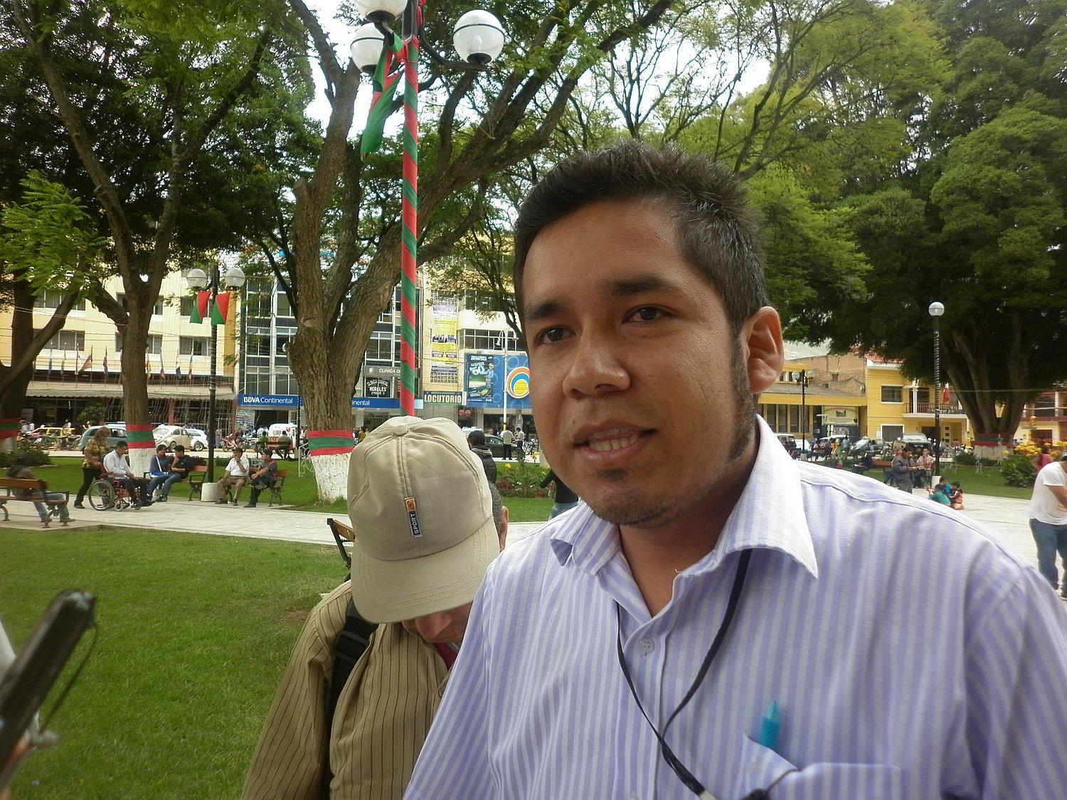 Rector Reynaldo Ostos denuncia por falsificación y patrocinio ilegal a Franklin Reategui