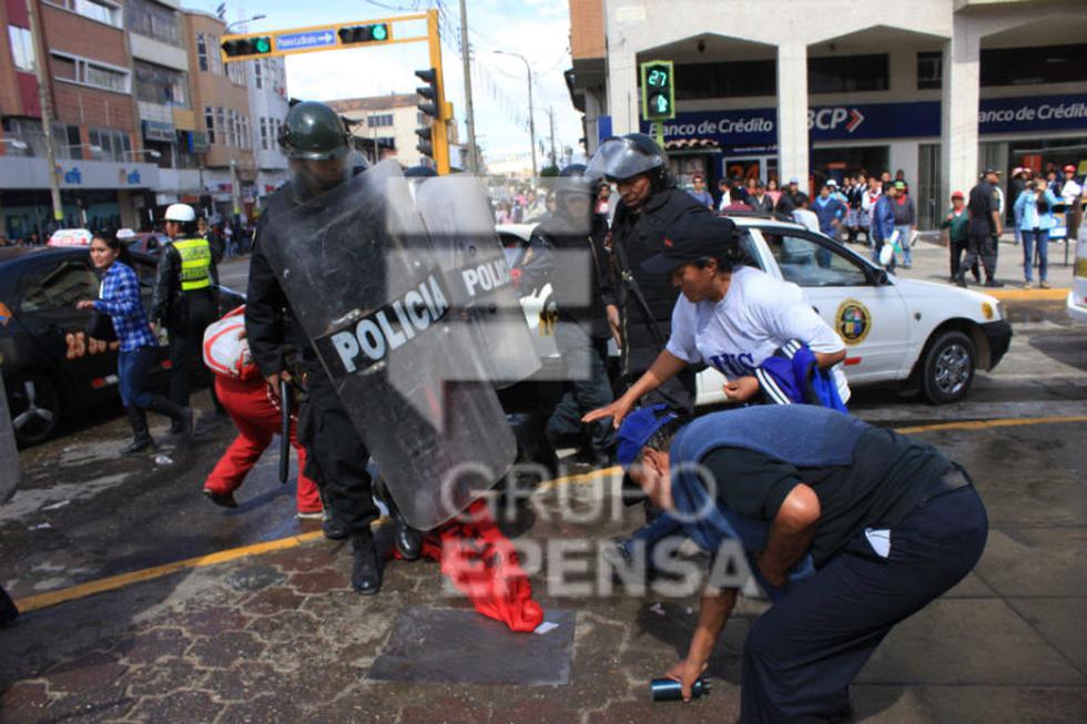 Violencia en protesta contra ley Servir: PNP usa "pinochito" para repeler a protestantes 