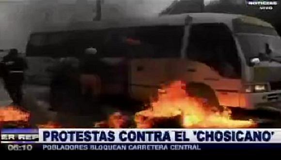 ​Violenta protesta contra 'Chosicanos' se registró en la Carretera Central