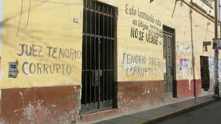 En el día del juez realizan pintas contra magistrado Oscar Tenorio (Video)