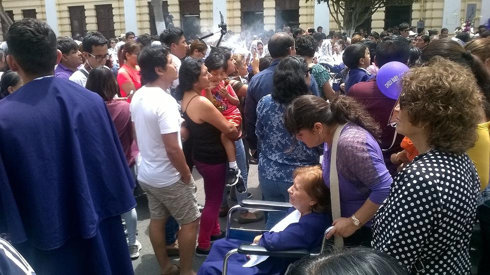 Inicia procesión del Señor de los Milagros en Chiclayo (VIDEO)