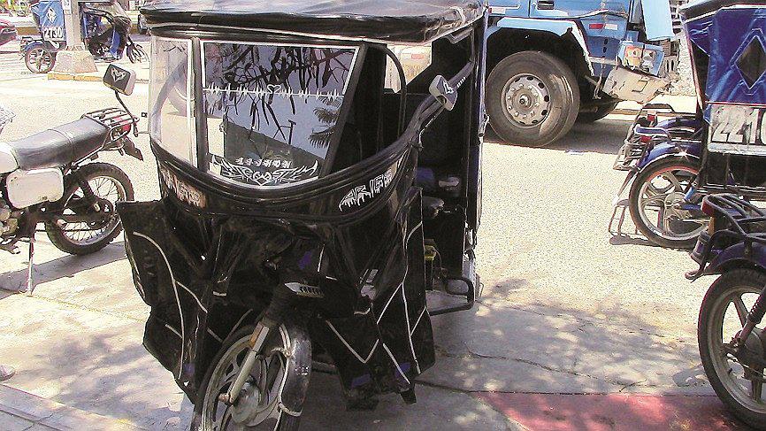 Chimbote: Llanta de camioneta de Senasa sale “volando” y choca con dos vehículos