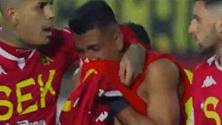 Paolo Hurtado hizo golazo de tiro libre y se emocionó hasta las lágrimas (VIDEO)