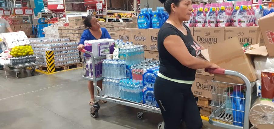 Callao: compras masivas de productos de primera necesidad continúan en supermercados. Fotos: Britanie Arroyo