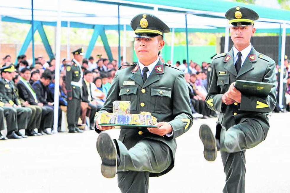 393 policías egresan en la ciudad de Huancayo