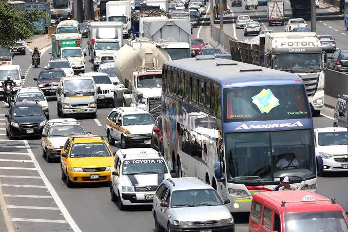 “Bono del chatarreo” se enfrenta al reto de aliviar tráfico y contaminación/ Foto: Andina