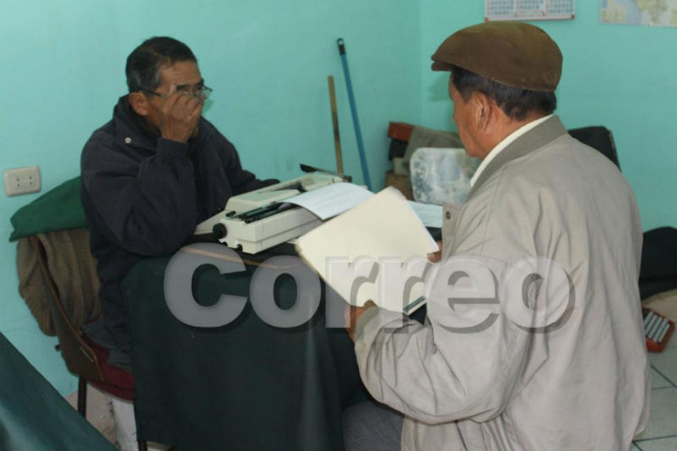 Los mecanógrafos y la tradición que se extingue lentamente (FOTOS)