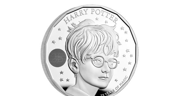 Otra de las curiosidades es que hay una versión de las monedas de 50 peniques con el rostro a color de Harry Potter. (Foto: The Royal Mint)
