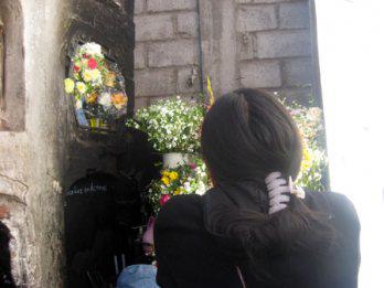 Una santa en el Cementerio Central