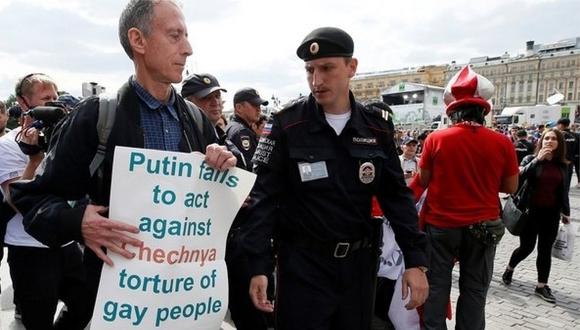 Activista británico LGTBIQ detenido en Rusia en primer día del Mundial