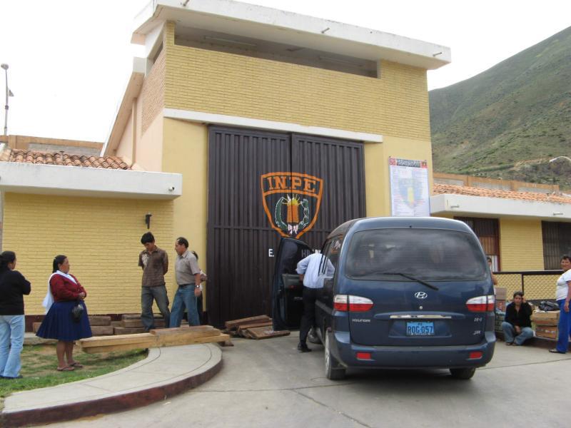 Encarcelan a padre acusado de violar a su hija