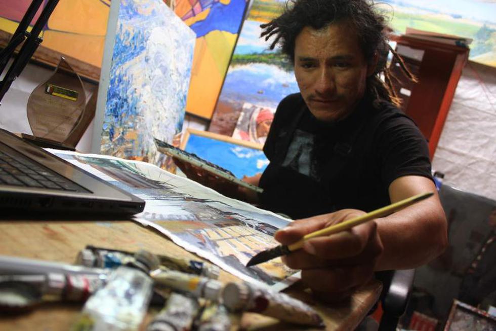 Joven pintor crea obras de arte con una espátula (FOTOS)