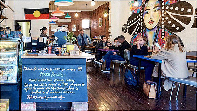Café feminista que cobraba un 18% más a los hombres cerraría por falta de clientes 
