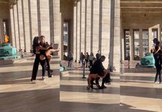 Rosángela Espinoza y Lucas Piro se lucen en calles argentinas bailando para el videoclip de ‘Qué bonito’ 