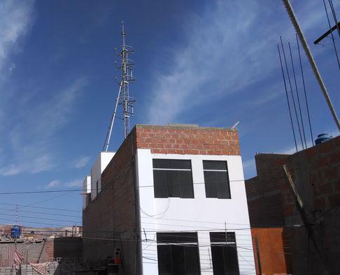 Vecinos exigen retiro de antena de telefonía