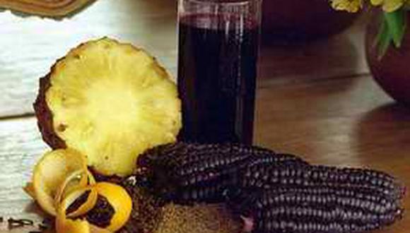 “Recientemente, los cocineros han utilizado la chicha morada como base en bebidas alcohólicas, y a menudo la emplean en una versión de pisco sour, un cóctel peruano”, señala Christina Morales. (Foto: Difusión)