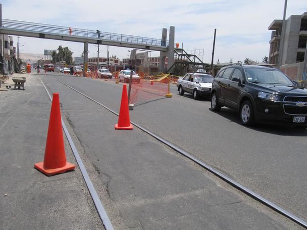 Puente de avenida Cusco sin rampas de acceso
