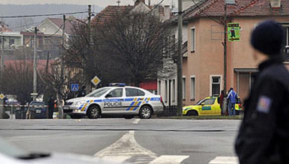 República Checa: nueve muertos en un tiroteo en restaurante